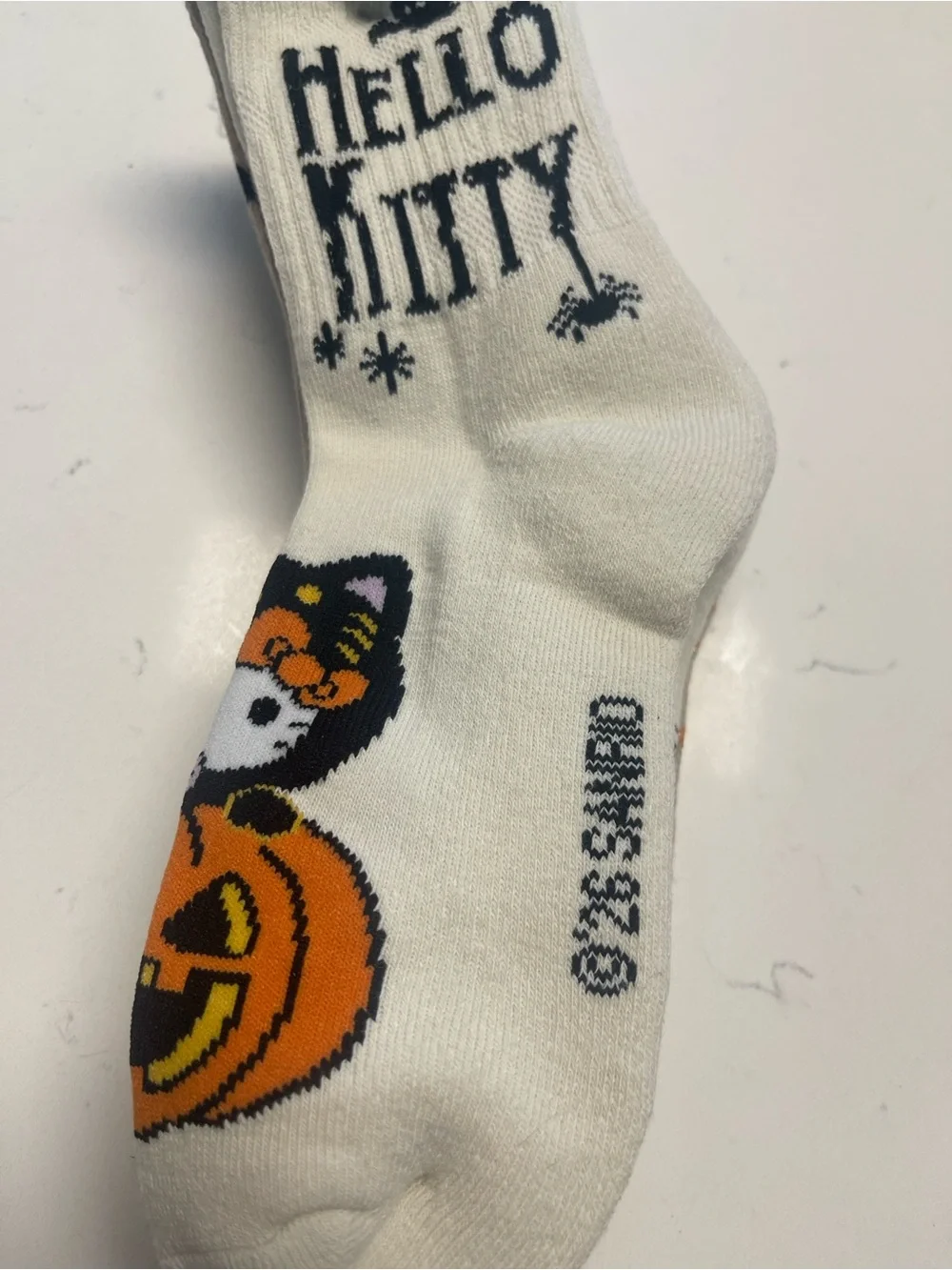 5 pairs NWT Hello Kitty White, Orange & Black Halloween Crew Socks